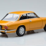 Alfa Romeo 1750 GTV Κίτρινο Norev 1:18 - image 3 of 7