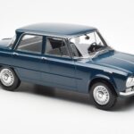 Alfa Romeo Giulia TI Μπλε Πετρελαίου Norev 1:18 - image 4 of 6