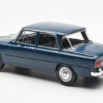 Alfa Romeo Giulia TI Μπλε Πετρελαίου Norev 1:18 - image 5 of 6