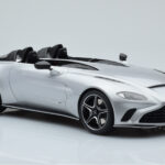 Aston Martin V12 Speedster Ασημί GT Spirit 1:18 - image 4 of 6