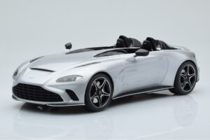 Aston Martin V12 Speedster Ασημί GT Spirit 1:18