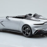 Aston Martin V12 Speedster Ασημί GT Spirit 1:18 - image 5 of 6
