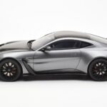 Aston Martin V12 Vantage Magnetic Ασημί GT Spirit 1:18 GT443 - image 3 of 6