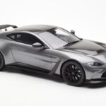 Aston Martin V12 Vantage Magnetic Ασημί GT Spirit 1:18 GT443 - image 4 of 6