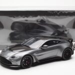 Aston Martin V12 Vantage Magnetic Ασημί GT Spirit 1:18 GT443 - image 6 of 6