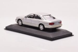 Audi A8 D2 Ασημί Πράσινη Ρίγα Minichamps 1:43 AUDI-264455 Μέταλλο - εικόνα 3 από 4
