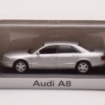Audi A8 D2 Ασημί Πράσινη Ρίγα Minichamps 1:43 - image 4 of 4