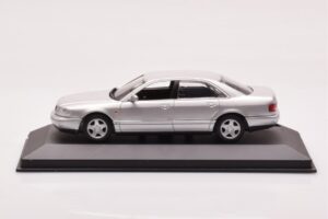 Audi A8 D2 Ασημί Minichamps 1:43 433013006