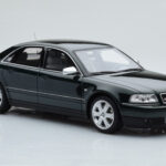 Audi S8 D2 Πράσινο Otto 1:18 - image 4 of 6