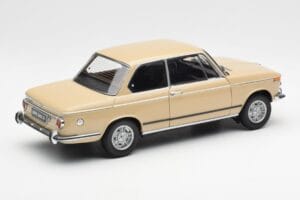 BMW 2002 Ti E10 Sahara Μπεζ Kyosho 1:18 08541BG Μέταλλο - εικόνα 3 από 8