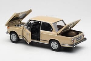 BMW 2002 Ti E10 Sahara Μπεζ Kyosho 1:18 08541BG Μέταλλο - εικόνα 5 από 8