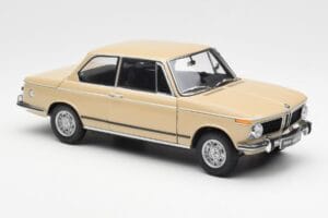 BMW 2002 Ti E10 Sahara Μπεζ Kyosho 1:18 08541BG Μέταλλο - εικόνα 6 από 8