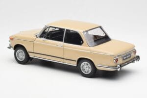 BMW 2002 Ti E10 Sahara Μπεζ Kyosho 1:18 08541BG Μέταλλο - εικόνα 7 από 8