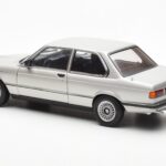 BMW 323i E21 Aspen Ασημί AUTOart 1:18 - image 7 of 8
