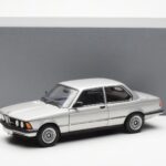BMW 323i E21 Aspen Ασημί AUTOart 1:18 - image 8 of 8