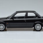 BMW 325i E30 Μαύρο Norev 1:18 - image 3 of 6