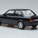 BMW 325i E30 Μαύρο Norev 1:18 - image 5 of 6