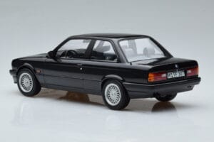 BMW 325i E30 Μαύρο Norev 1:18 183203 Μέταλλο - εικόνα 5 από 6