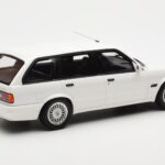 BMW 325i E30 Touring M Package Λευκό Otto 1:18 - image 2 of 5