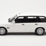 BMW 325i E30 Touring M Package Λευκό Otto 1:18 - image 3 of 5