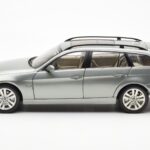 BMW 330i E91 Touring Γκρι Metallic Kyosho 1:18 - image 4 of 8
