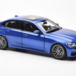 BMW 330i G20 Portimao Μπλε Metallic Norev 1:18 - image 6 of 8