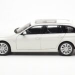 BMW 335i F31 Touring Alpine Λευκό Paragon 1:18 - image 4 of 8