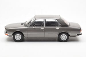 BMW 520i E28 Γκρι MCG 1:18 MCG18121 Μέταλλο - εικόνα 3 από 6