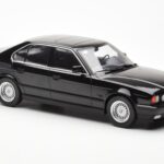 BMW 540i E34 Μαύρο Metallic MCG 1:18 - image 4 of 6