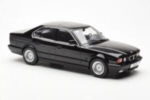 BMW 540i E34 Μαύρο Metallic MCG 1:18 MCG18157 Μέταλλο - εικόνα 4 από 6