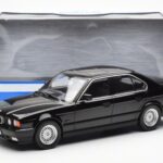 BMW 540i E34 Μαύρο Metallic MCG 1:18 - image 6 of 6