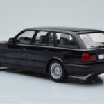 BMW 540i E34 Touring Μαύρο Μεταλλικό MCG 1:18 - image 5 of 6