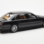 BMW 750iL E38 Μαύρο Otto 1:18 - image 2 of 6