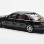 BMW 750iL E38 Μαύρο Otto 1:18 - image 5 of 6