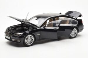 BMW 750Li F02 Facelift Carbon Μαύρο Kyosho 1:18 08784BK Μέταλλο - εικόνα 2 από 8