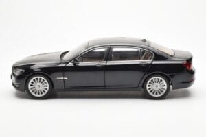 BMW 750Li F02 Facelift Carbon Μαύρο Kyosho 1:18 08784BK Μέταλλο - εικόνα 4 από 8