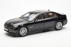 BMW 750Li F02 Facelift Carbon Μαύρο Kyosho 1:18 08784BK
