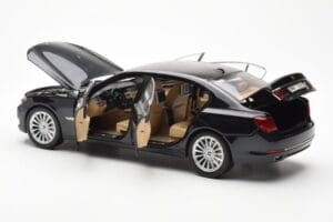 BMW 750Li F02 Facelift Carbon Μαύρο Kyosho 1:18 08784BK Μέταλλο - εικόνα 5 από 8