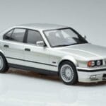 BMW Alpina B10 4.6 E34 Ασημί MCG 1:18 MCG18231 Μέταλλο - image 4 of 5