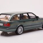 BMW Alpina B10 E34 Touring Σκούρο Πράσινο MCG 1:18 - image 2 of 6