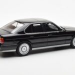 BMW M5 E34 Μαύρο Otto 1:18 - image 2 of 6