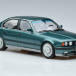 BMW M5 E34 Cecotto Edition Πράσινο Otto 1:18 - image 4 of 6