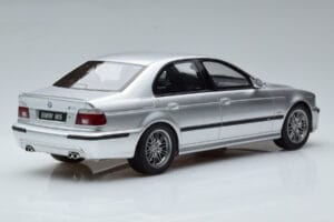 BMW M5 E39 Ασημί Otto 1:18 OT747B Ρητίνη - εικόνα 2 από 7