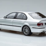 BMW M5 E39 Ασημί Otto 1:18 - image 5 of 7