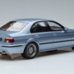 BMW M5 E39 Silverwater Μπλε Otto 1:18 - image 2 of 6