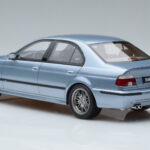 BMW M5 E39 Silverwater Μπλε Otto 1:18 - image 5 of 6