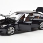 BMW M5 E60 Carbon Μαύρο Kyosho 1:18 - image 2 of 8