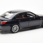 BMW M5 E60 Carbon Μαύρο Kyosho 1:18 - image 3 of 8
