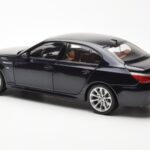 BMW M5 E60 Carbon Μαύρο Kyosho 1:18 - image 7 of 8