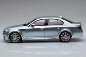 BMW M5 E60 Ασημί Otto 1:18 OT426 Ρητίνη - εικόνα 3 από 6